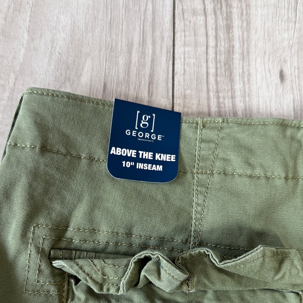 George Men Olive Cargo Shorts - Picture 11 of 12